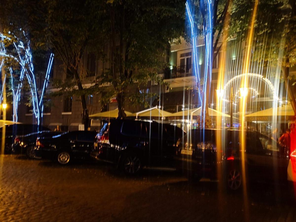 Затишні Апартаменти, Вулиця Дерибасівська, 13 Οδησσός Εξωτερικό φωτογραφία